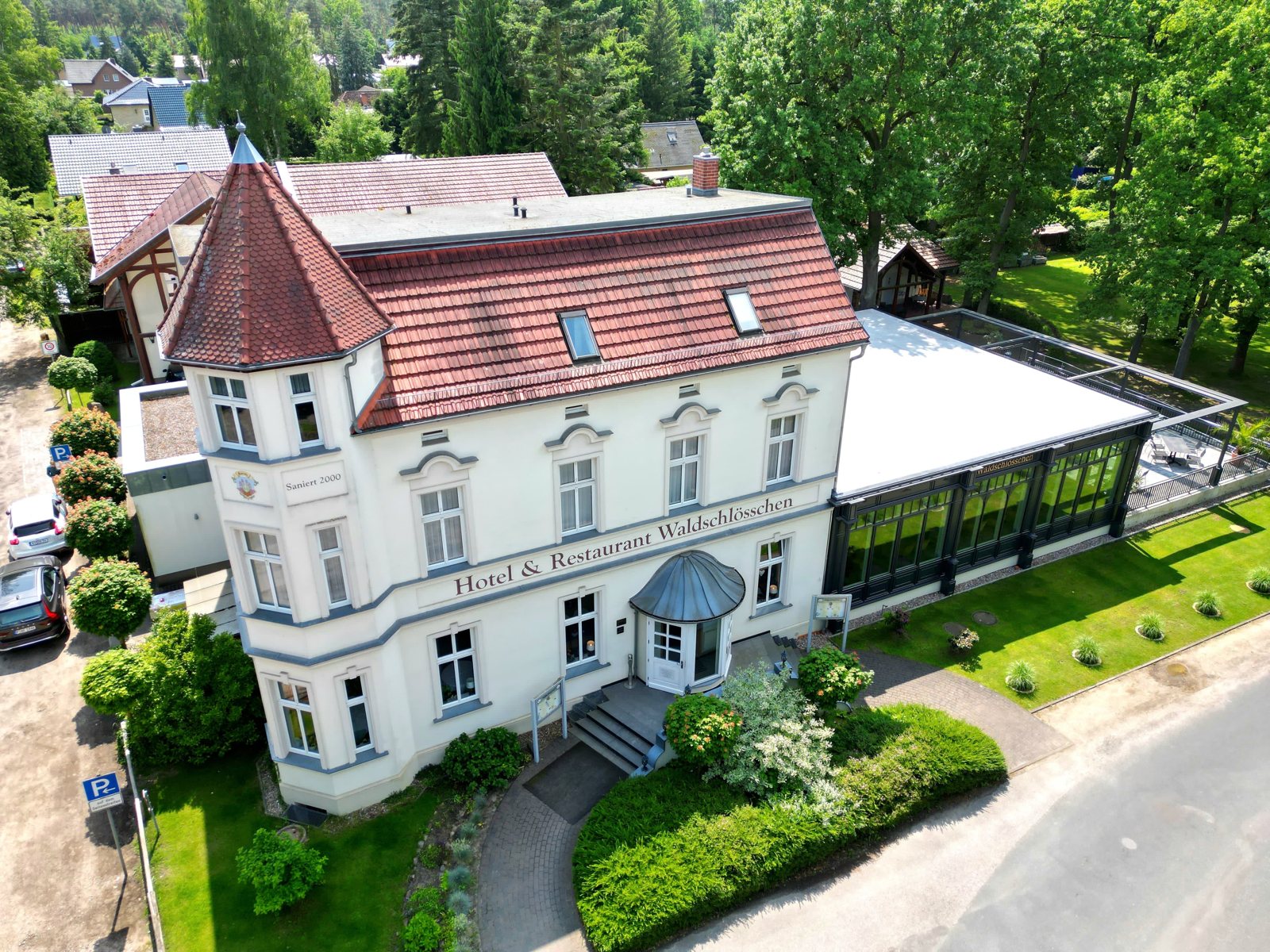 Das Hotel Waldschlösschen in Kyritz aus der Luft